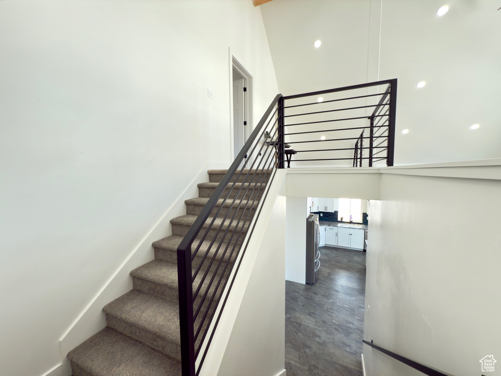 Stairway with concrete flooring