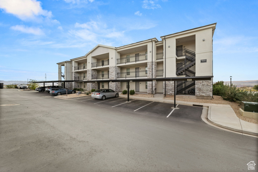 Photo 21 for MLS #2062229 at 128 N Lone Rock Dr #204