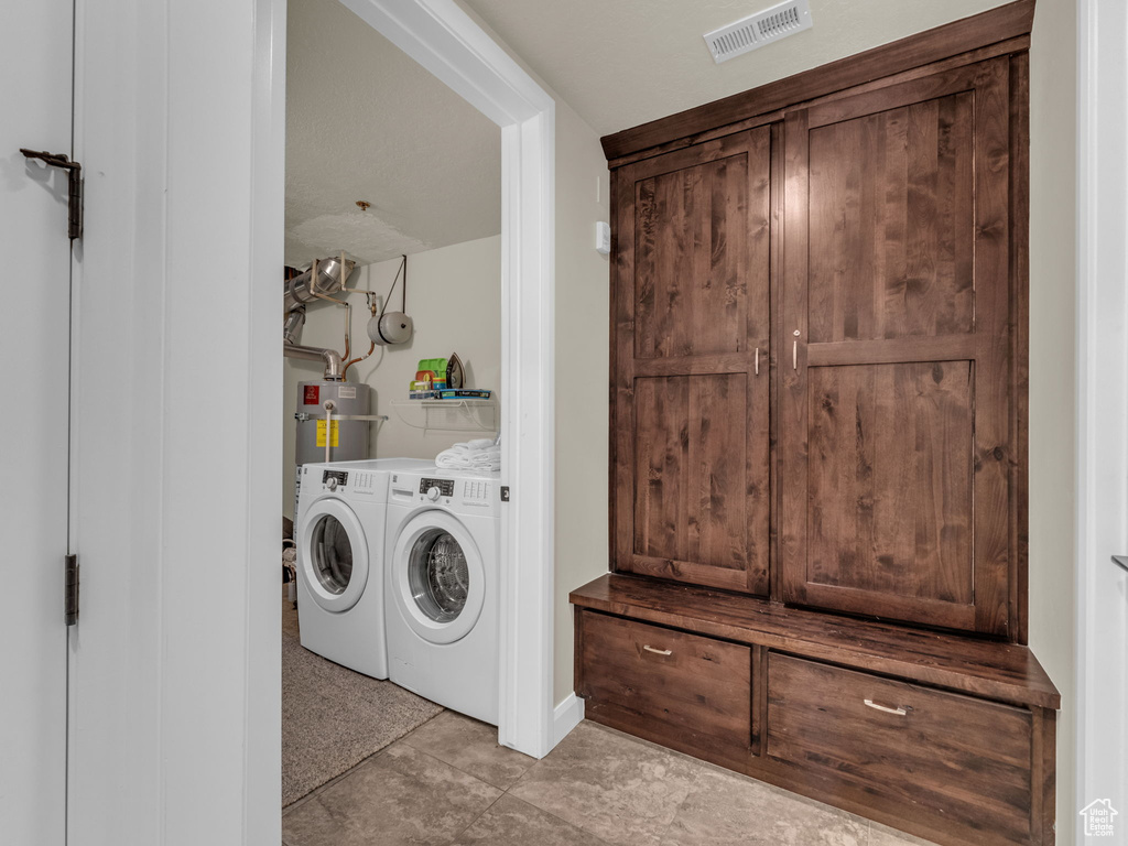 Laundry room with independent washer and dryer
