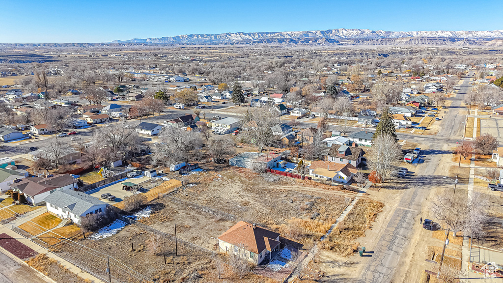 Aerial view with a mountain view