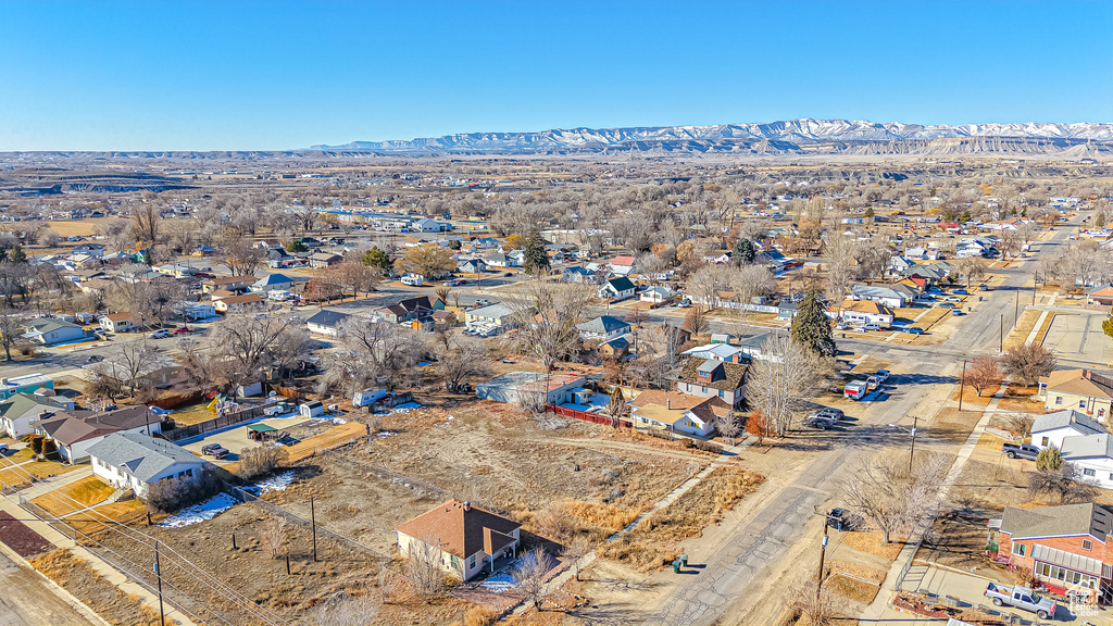 Bird's eye view with a mountain view