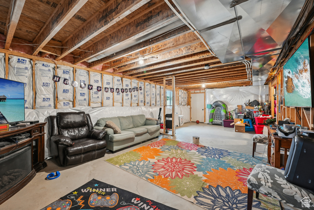3091 N 2450 W Farr West, UT 84404