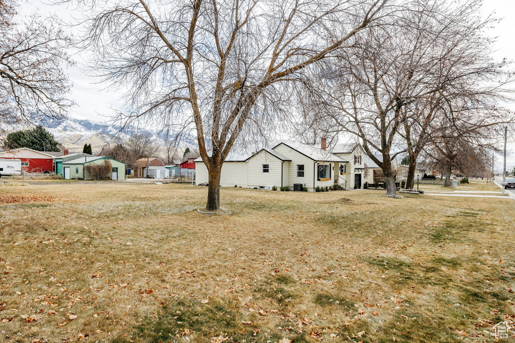 View of yard with a mountain view