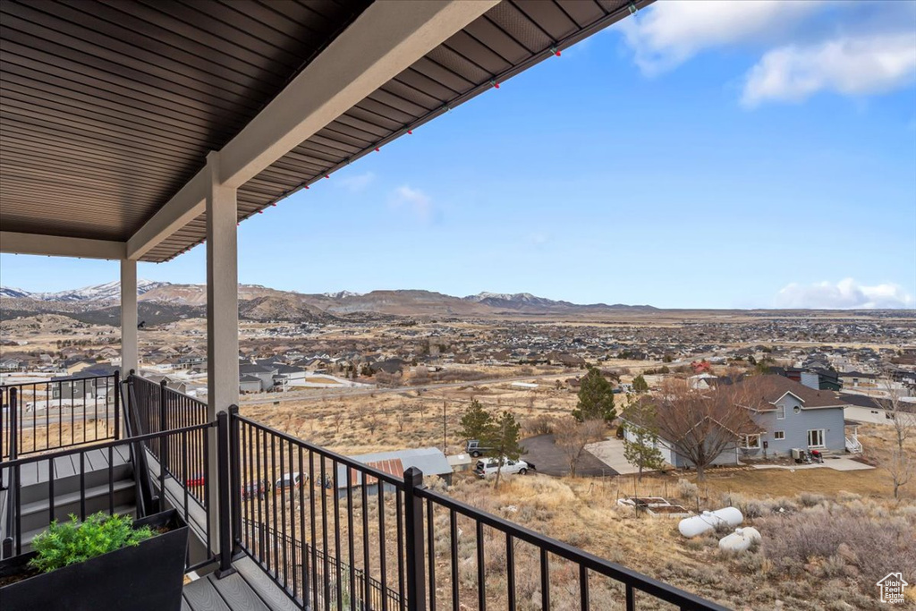 Balcony featuring a mountain view