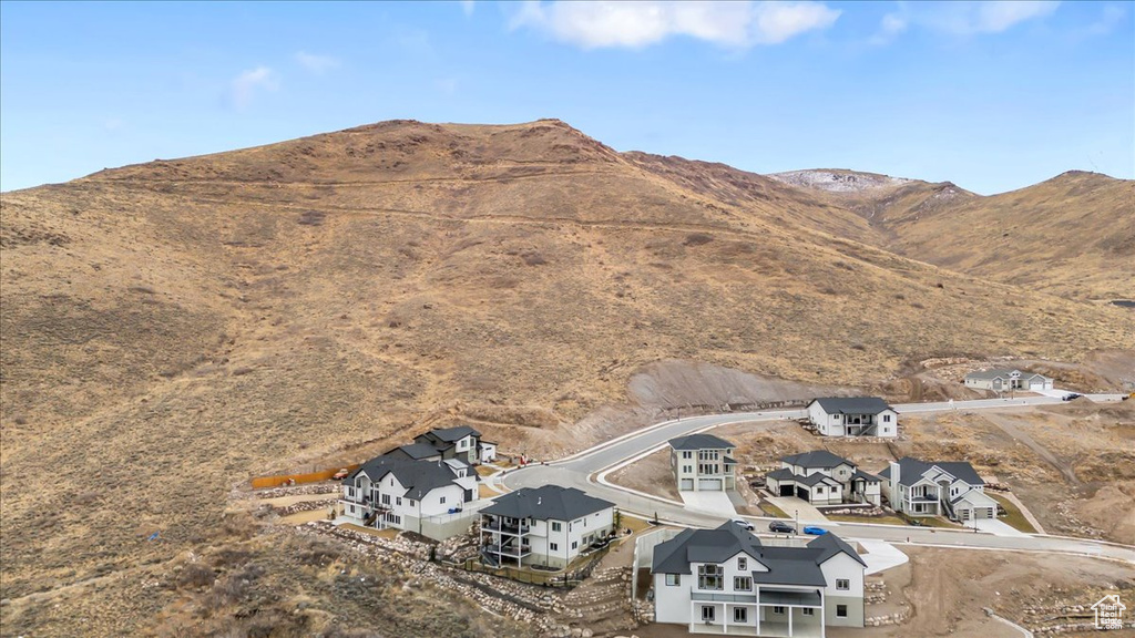 Bird\'s eye view featuring a mountain view