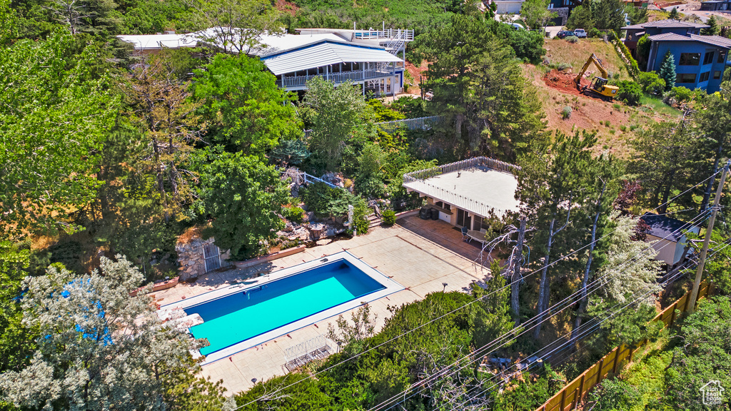 Bird\\\'s eye view of a pool area