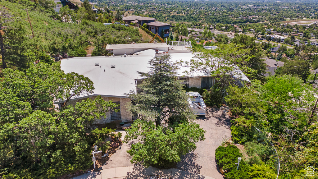 Aerial view of property and surrounding area