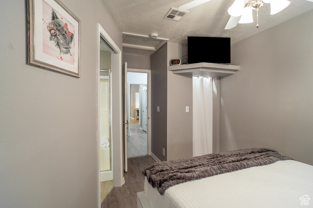 Photo 14 for MLS #2063058 at 2990 E Riverside Dr #26