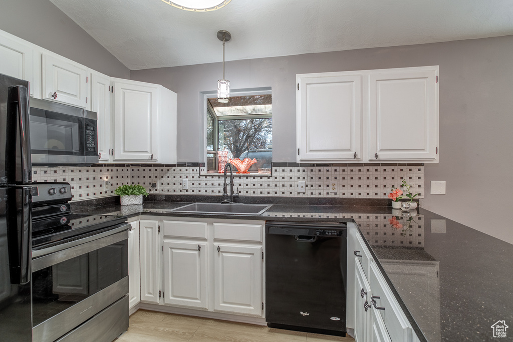 Photo 11 for MLS #2063058 at 2990 E Riverside Dr #26