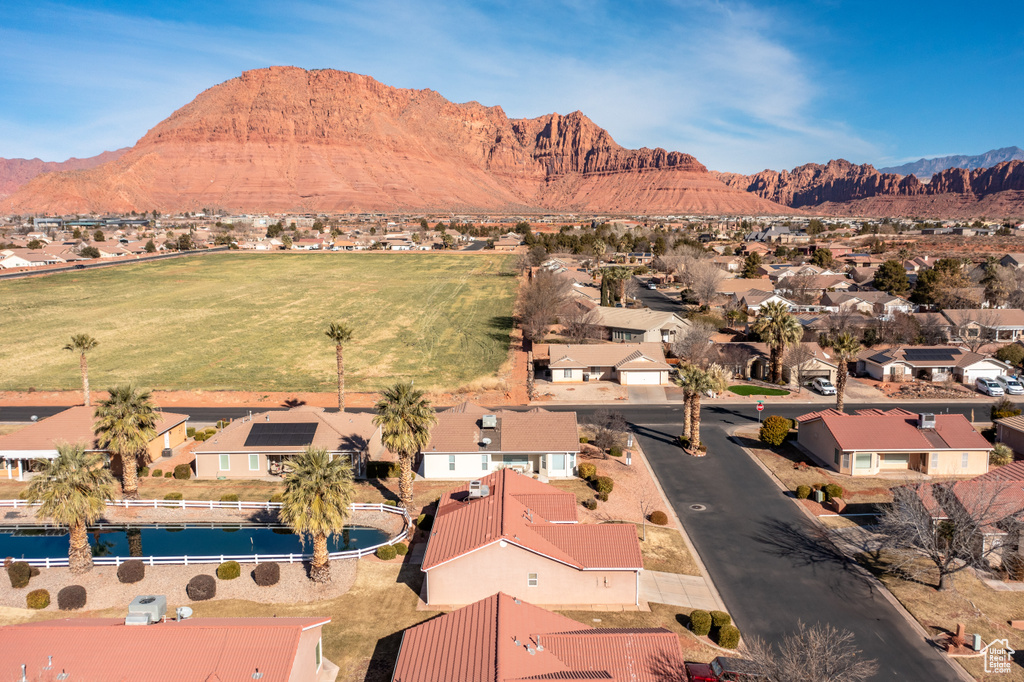 Drone / aerial view featuring a mountain view