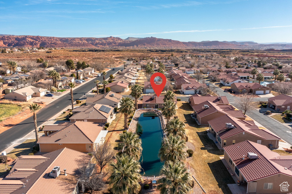 Drone / aerial view featuring a mountain view