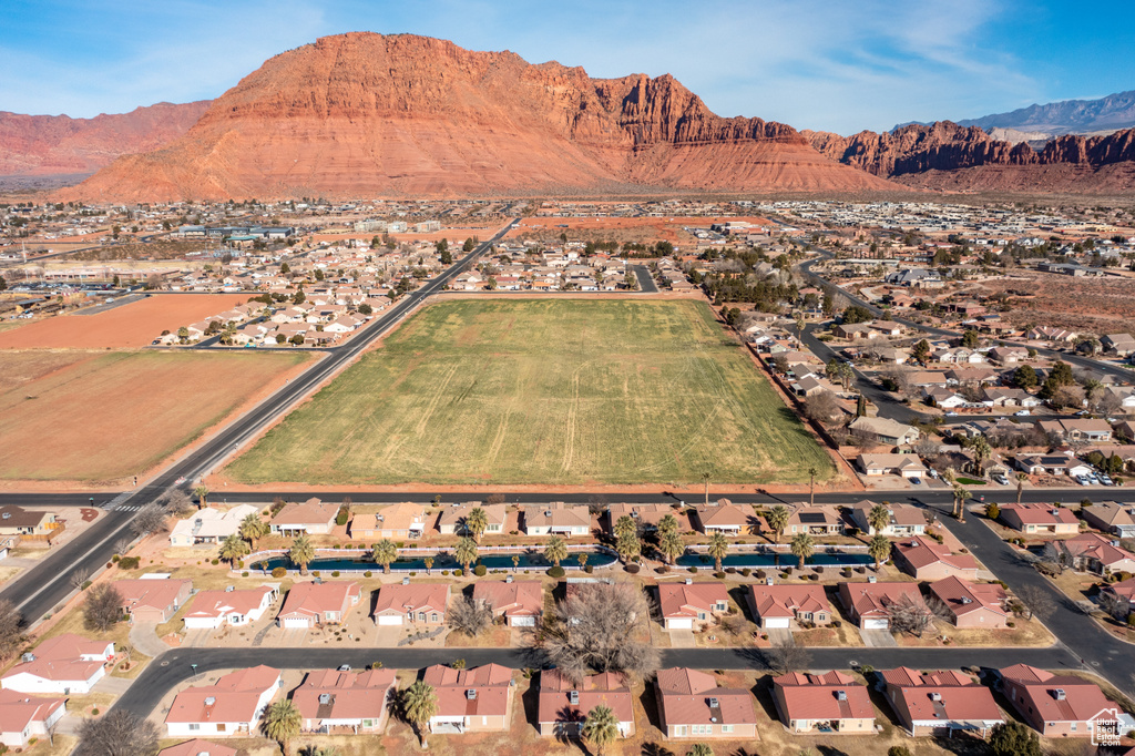 Drone / aerial view featuring a mountain view