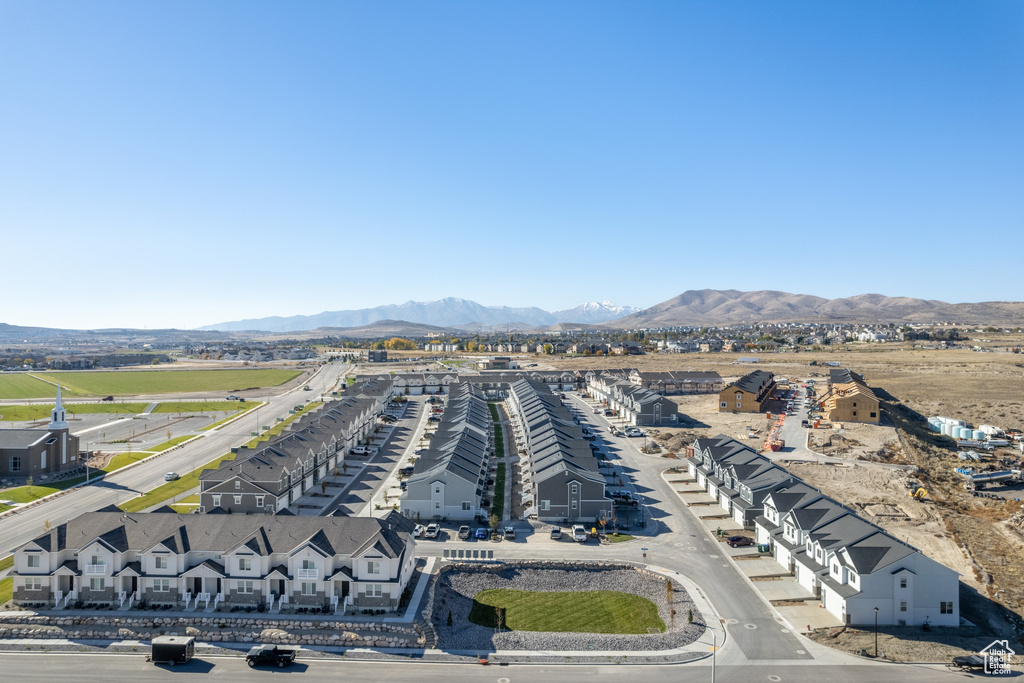 Drone / aerial view featuring a mountain view