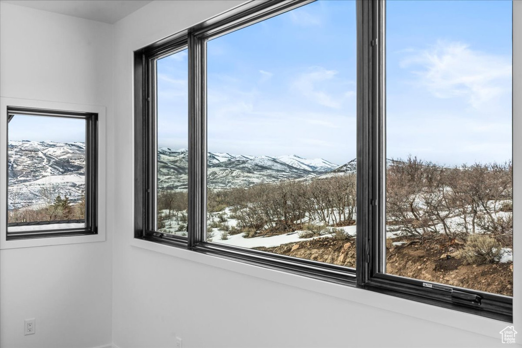 Interior details with a mountain view