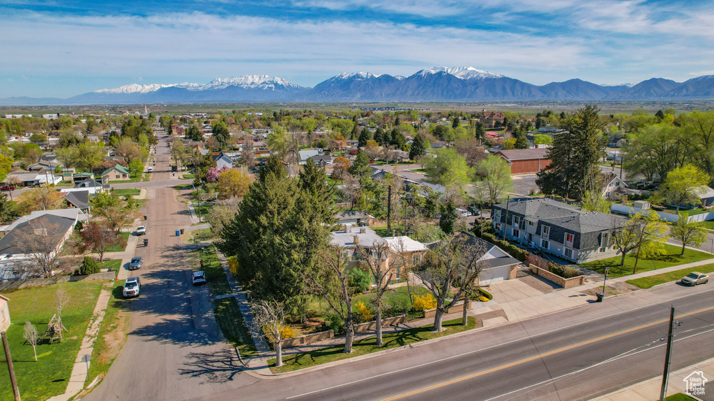 Drone / aerial view featuring a mountain view