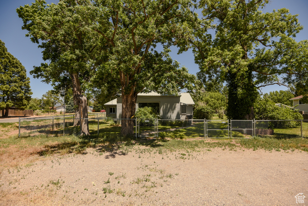 490 N 300 E Beaver, UT 84713