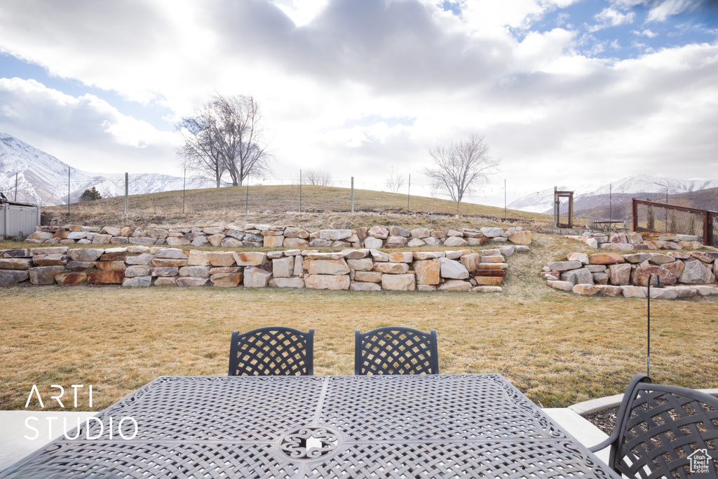 View of yard featuring a mountain view