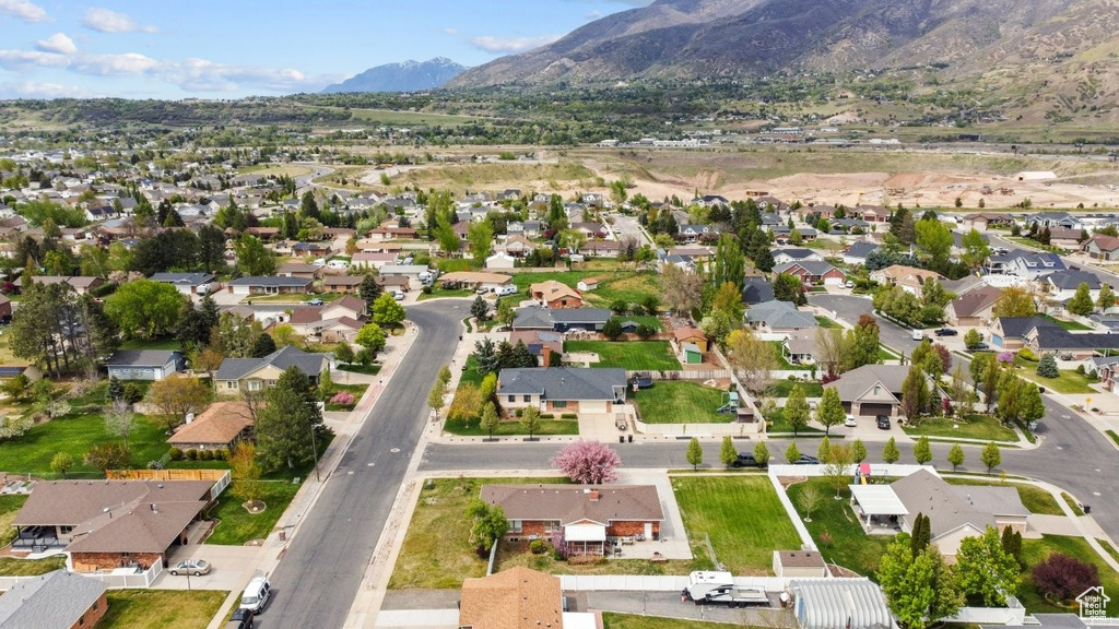 Bird's eye view with a residential view and a mountain view
