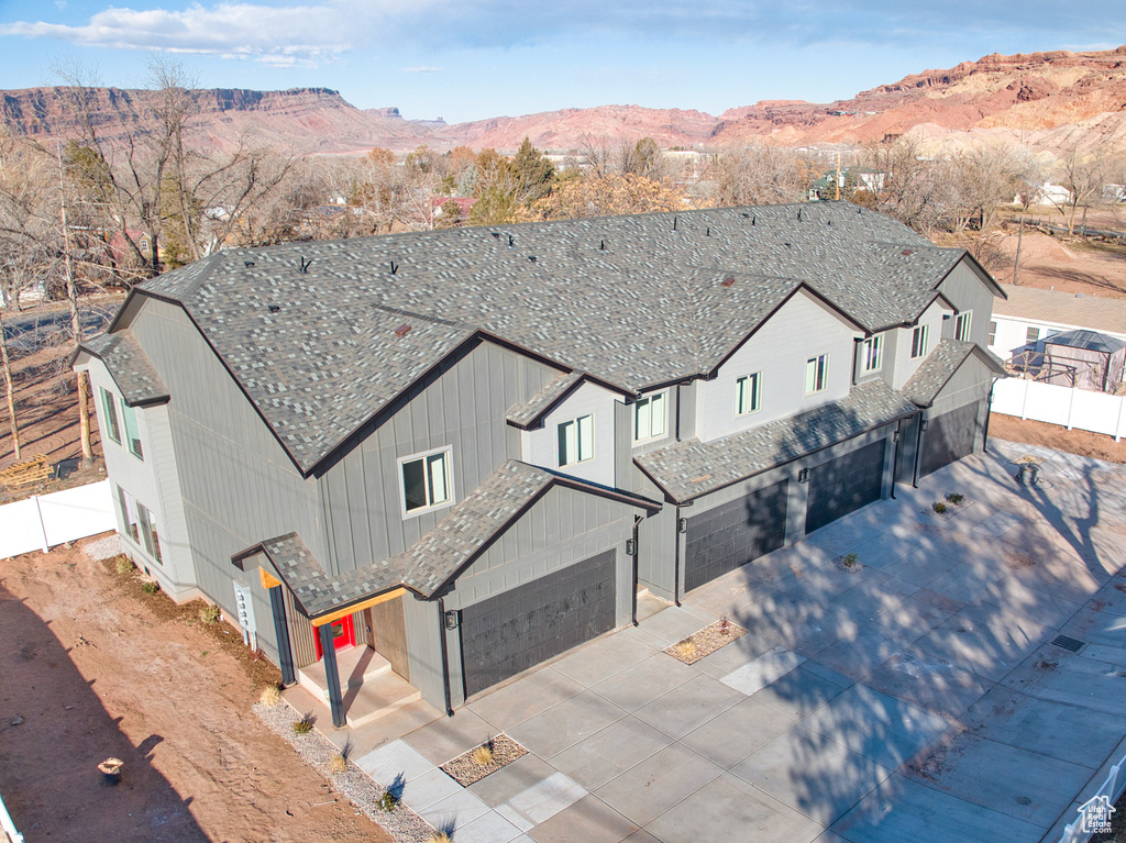 Bird\'s eye view featuring a mountain view