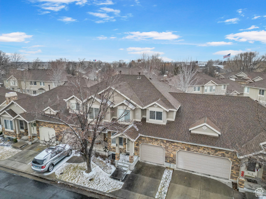 Birds eye view of property