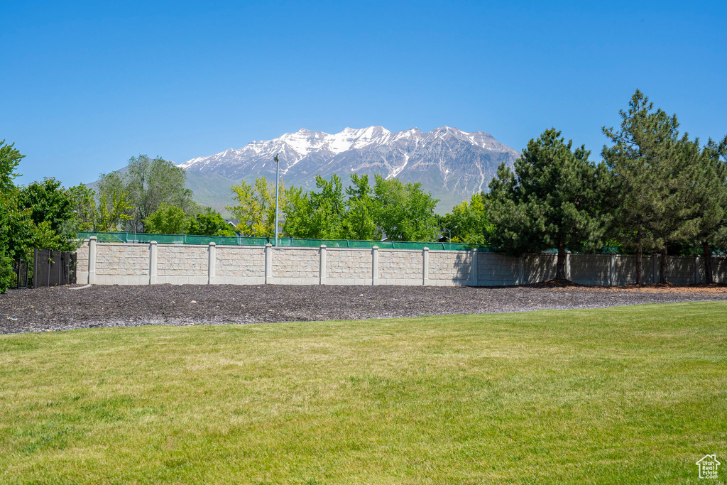 View of yard featuring a mountain view