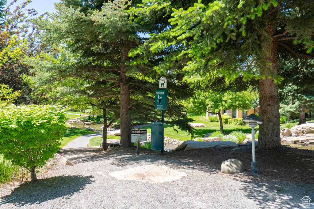 View of surrounding community