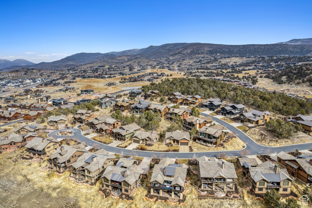 Birds eye view of property featuring a mountain view