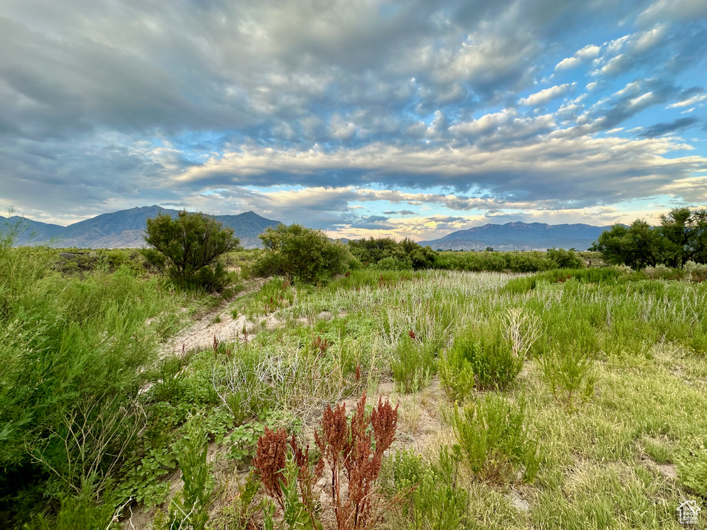 View of mountain feature