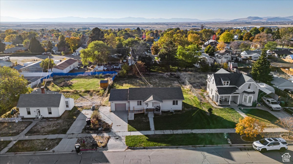 Bird's eye view with a mountain view