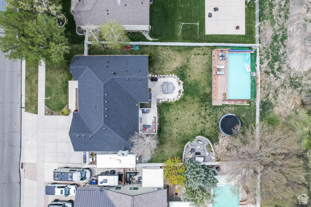 Birds eye view of property