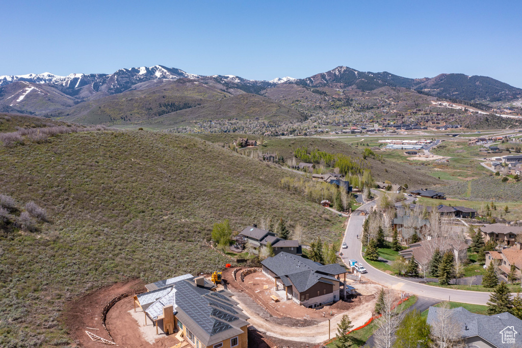 Aerial overview of property\'s location with mountains