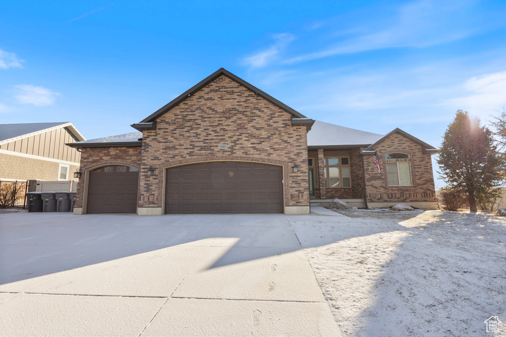 View of front of house featuring a garage