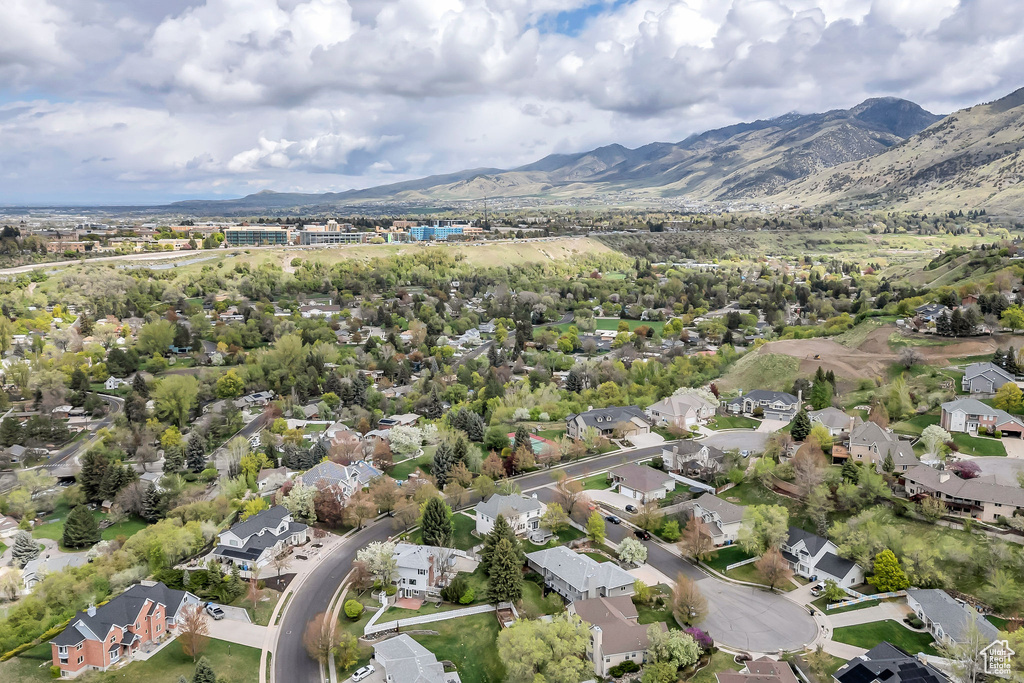 Bird's eye view featuring a residential view and a mountain view