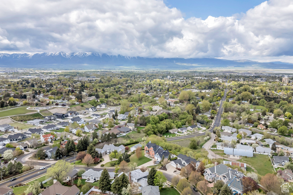 Birds eye view of property featuring a residential view