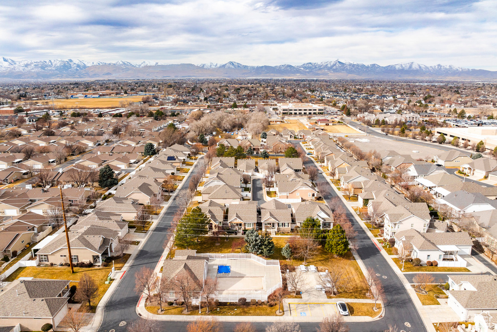 Bird\'s eye view featuring a mountain view