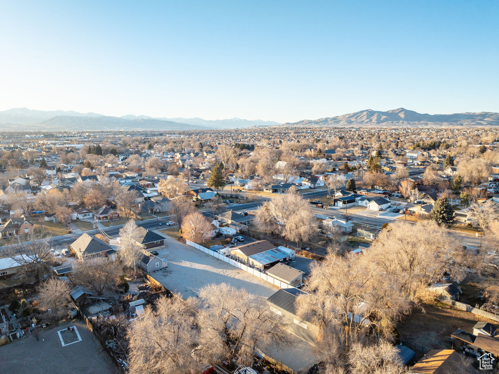 Bird\\\\\\\\\\\\\\\\\\\\\\\\\\\\\\\'s eye view featuring a mountain view