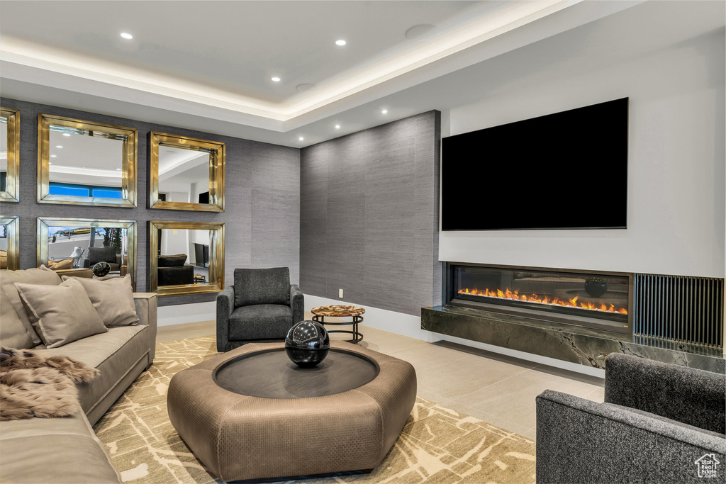 Building lobby featuring recessed lighting