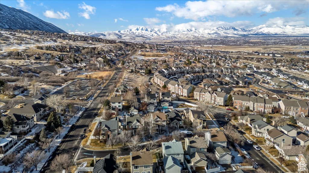 Drone / aerial view featuring a mountain view