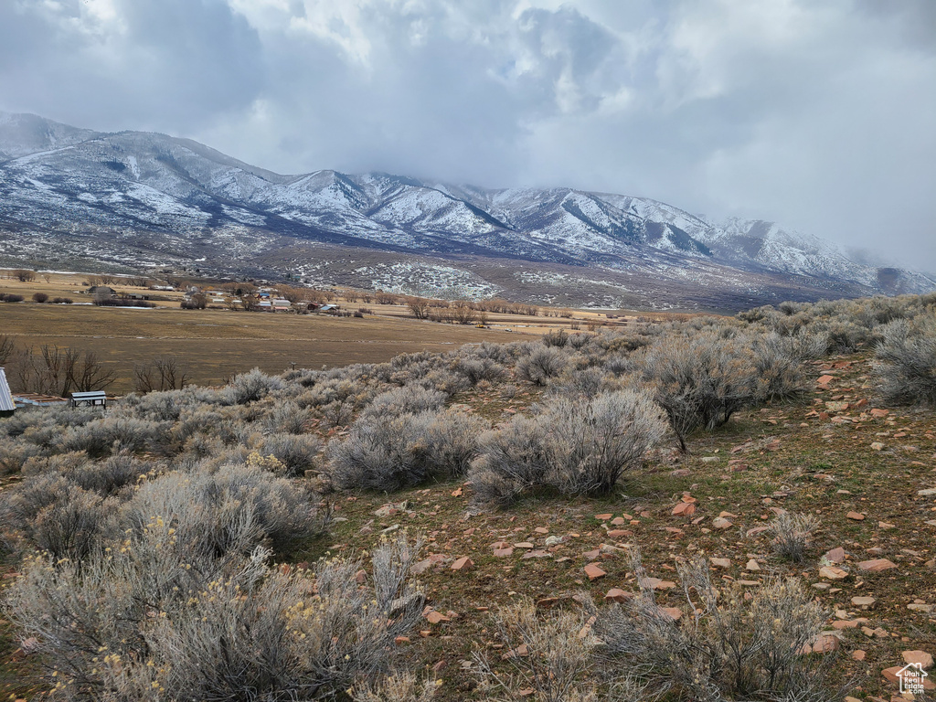 View of mountain feature