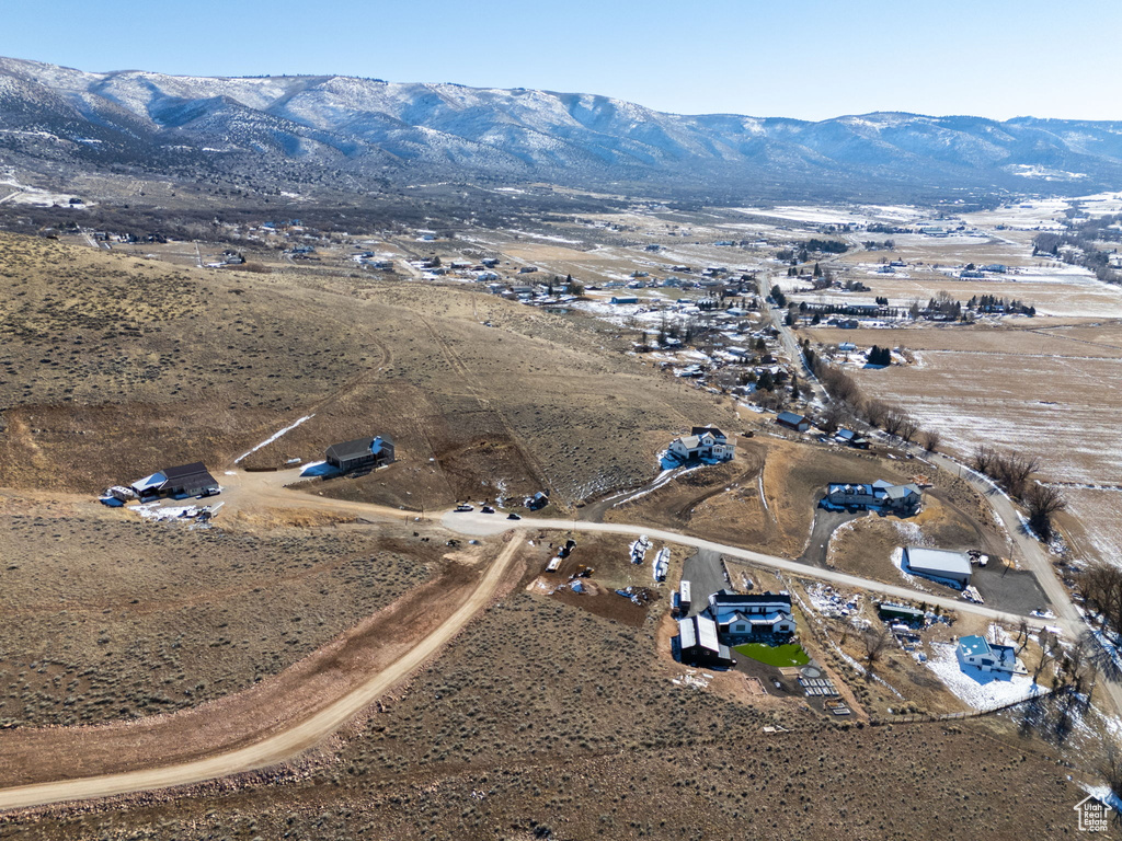 Drone / aerial view featuring a mountain view