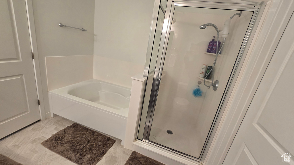 Bathroom with independent shower and bath