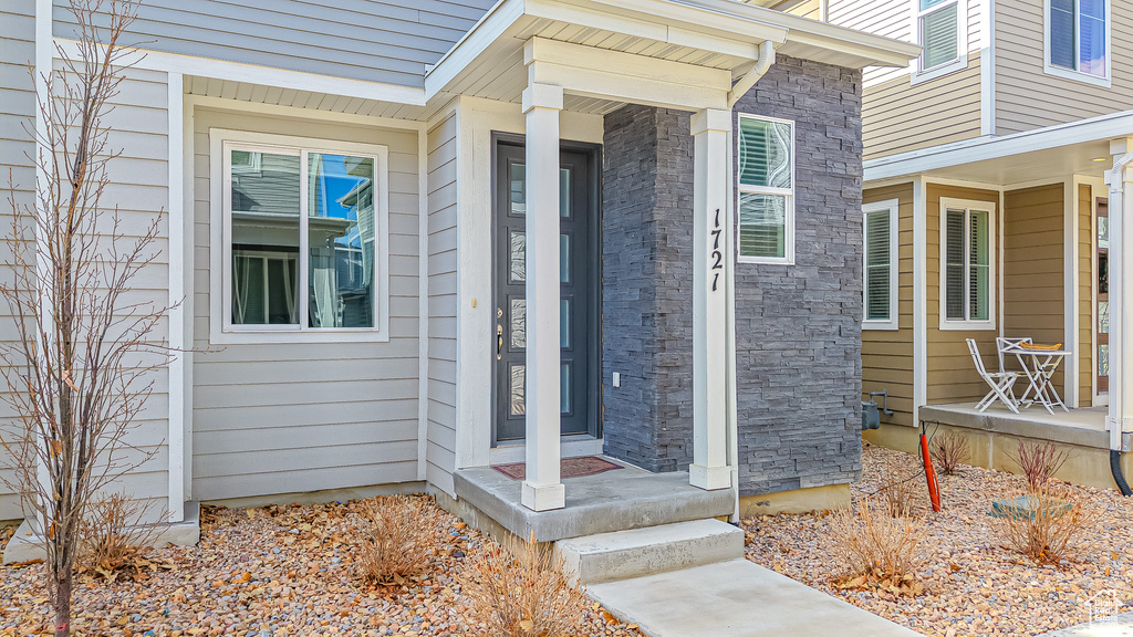 View of property entrance