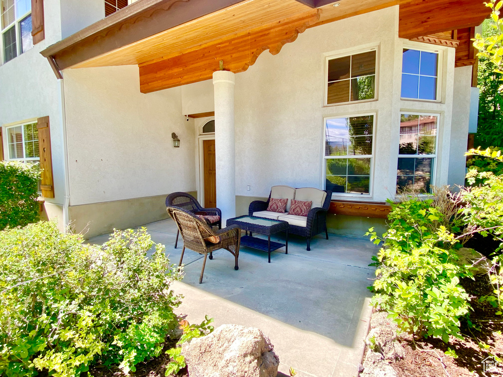 View of patio / terrace featuring an outdoor living space