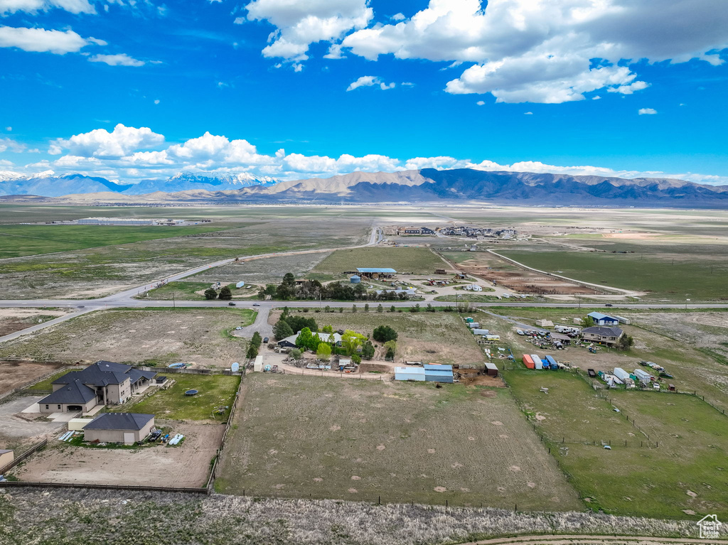 Overview of rural landscape with mountains