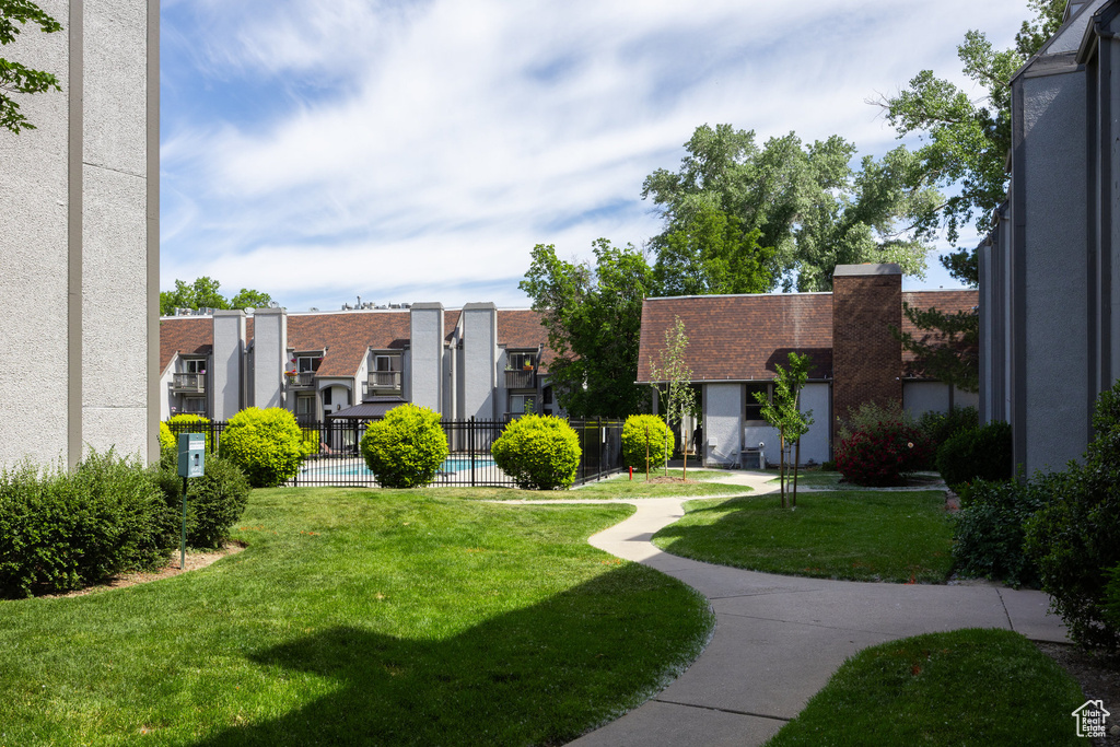 View of yard featuring a residential view