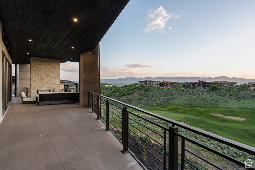 Balcony featuring a mountain view