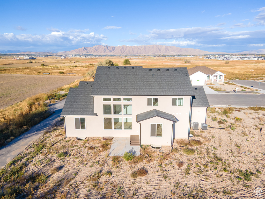 Photo 3 for MLS #2065285 at 1412 N 290 East #5