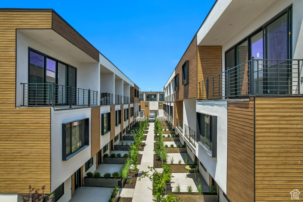 View of property\\\'s community