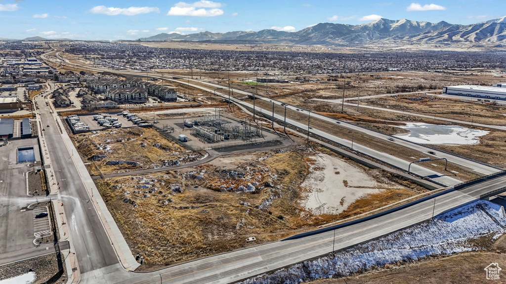 Drone / aerial view featuring a mountain view