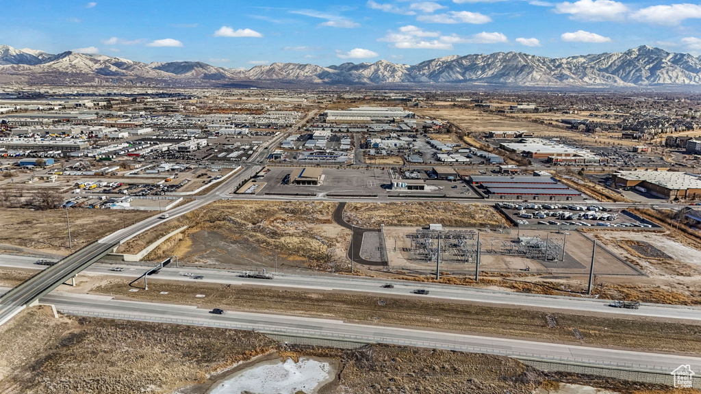 Bird's eye view with a mountain view
